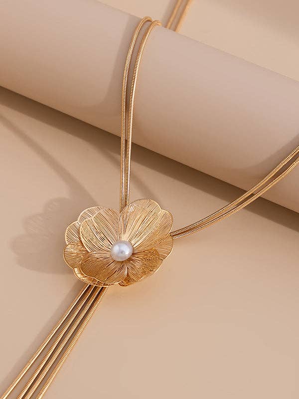 Flower Shape Tasseled Necklaces Accessories: GOLD