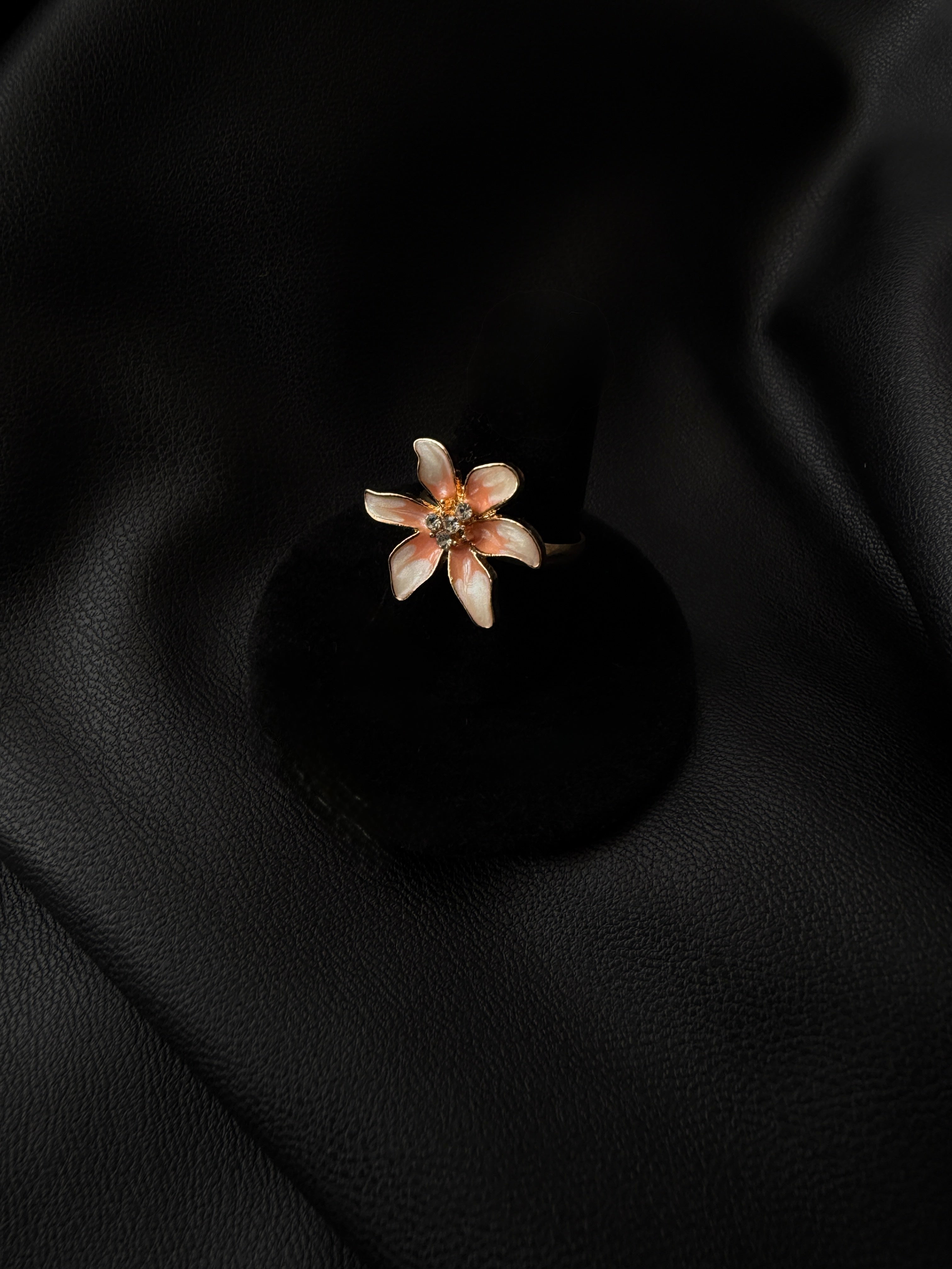 Oil Drop Flower Ring-Beige/Peach