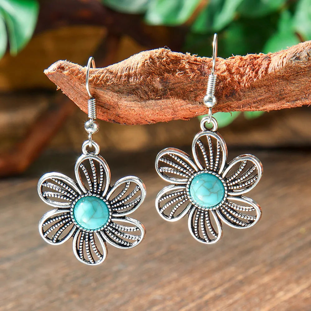 Bohemian Hollow Filigree Flower