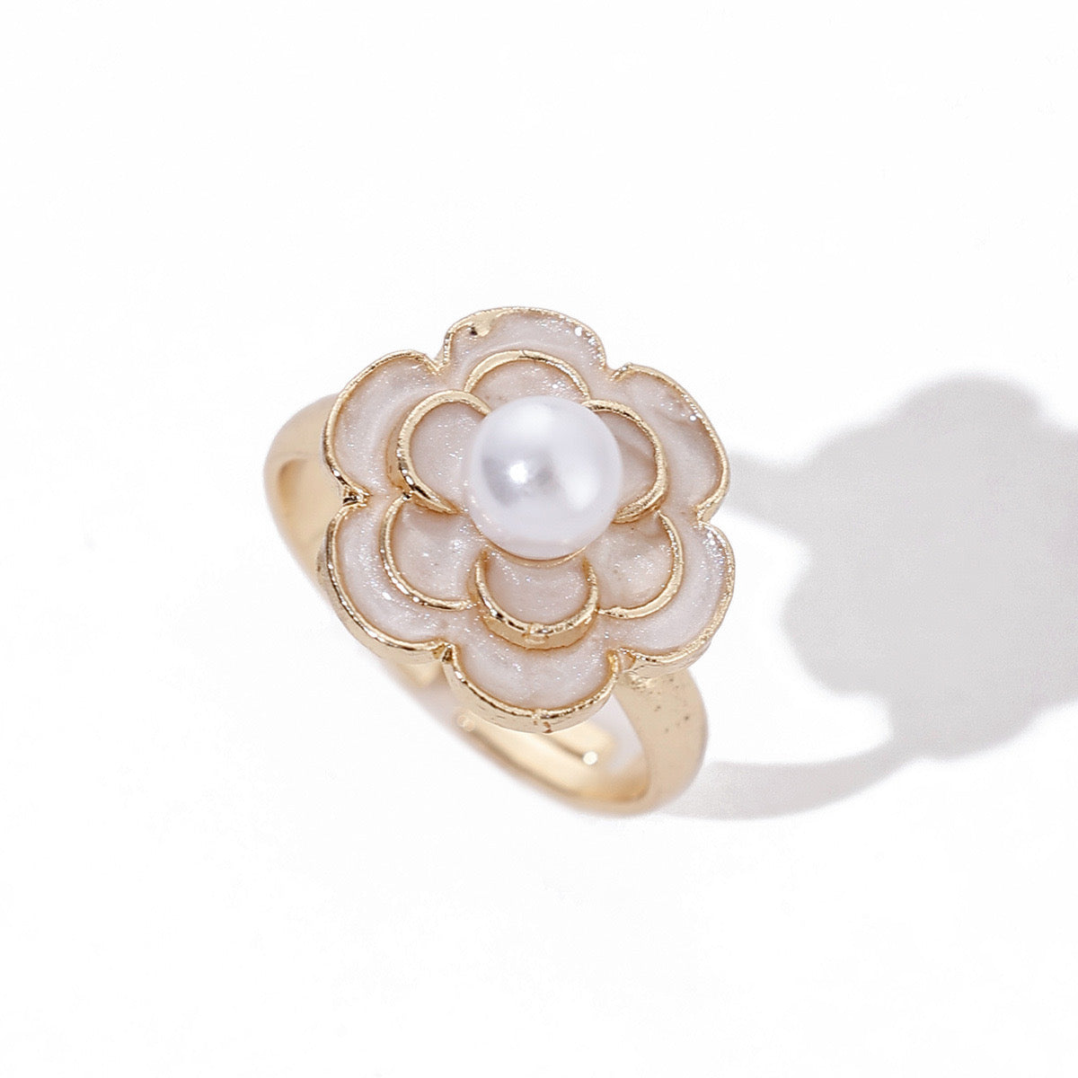 Oil Drop Flower Ring-Beige with Pearl