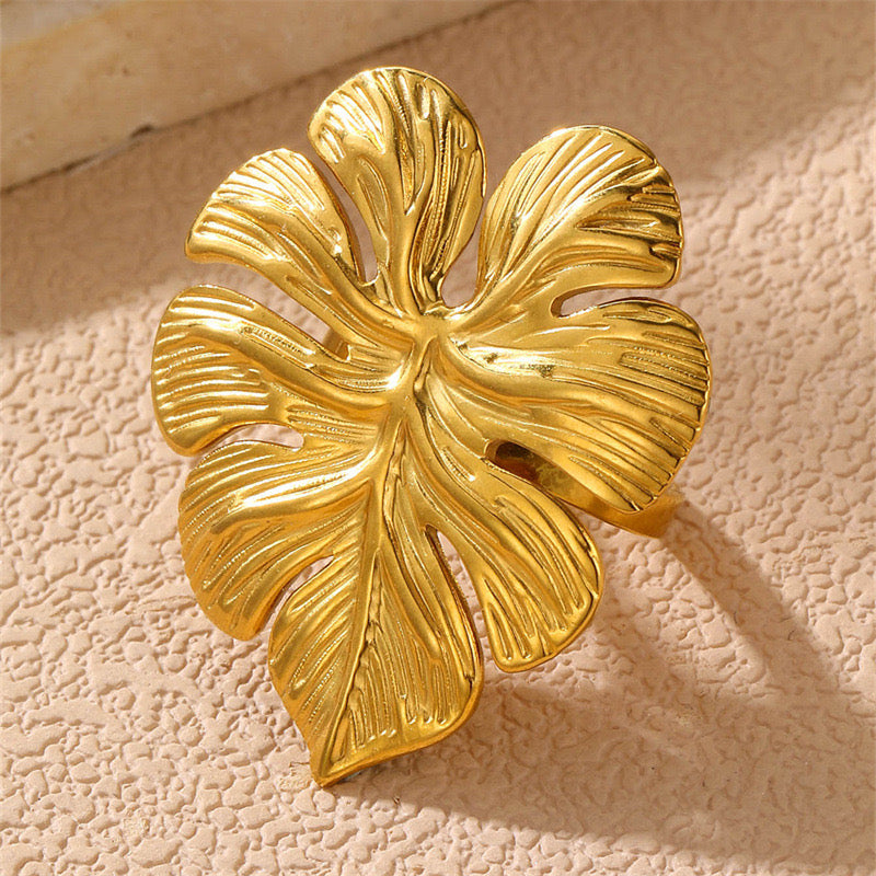 Monstera Leaf Ring