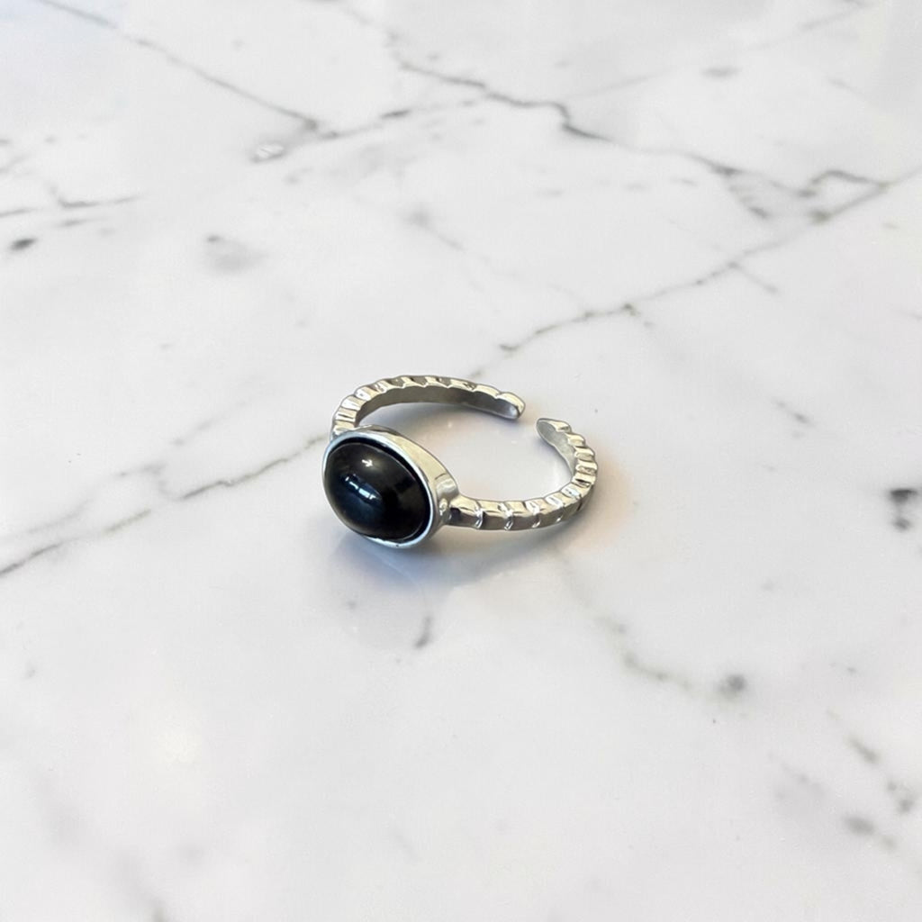 Black Stone Twisted Ring