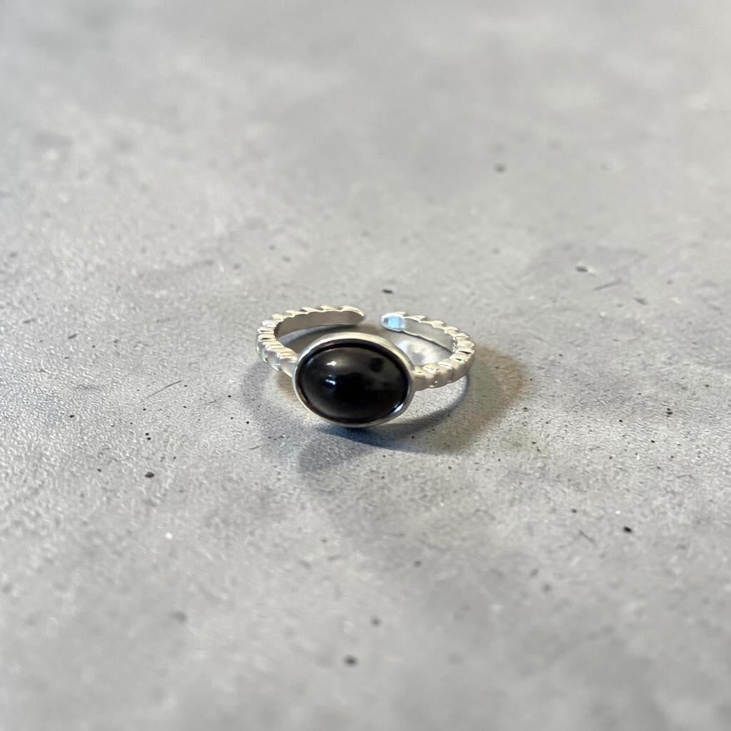 Black Stone Twisted Ring